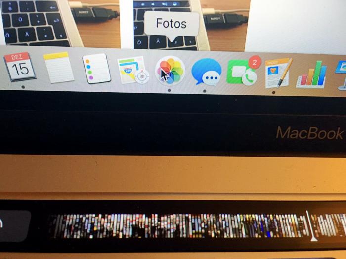 Macbook Pro mit Touch Bar - Fotos