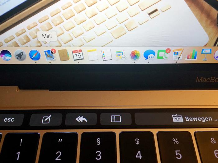 Macbook Pro mit Touch Bar - Apple Mail