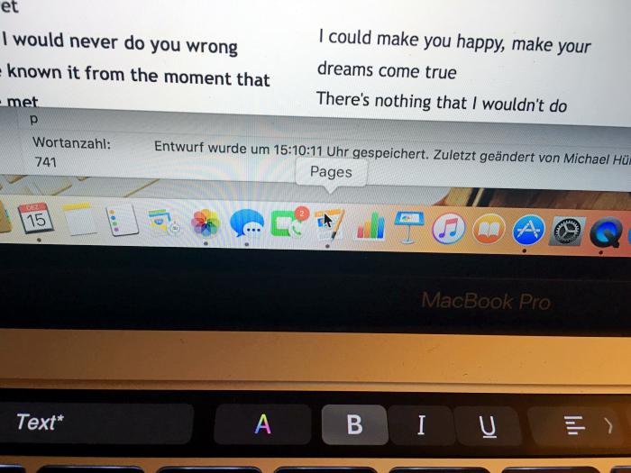 Macbook Pro mit Touch Bar - Pages