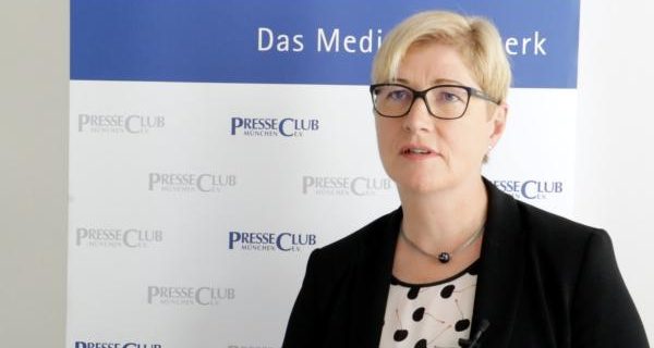 Rita Pleus von IBM über die Mainframe-Maschine IBM z14