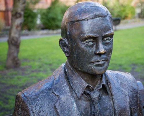 Alan Turing, Erfinder des Turing-Tests zur Bestimmung von funktionierenden KI-Algorithmen