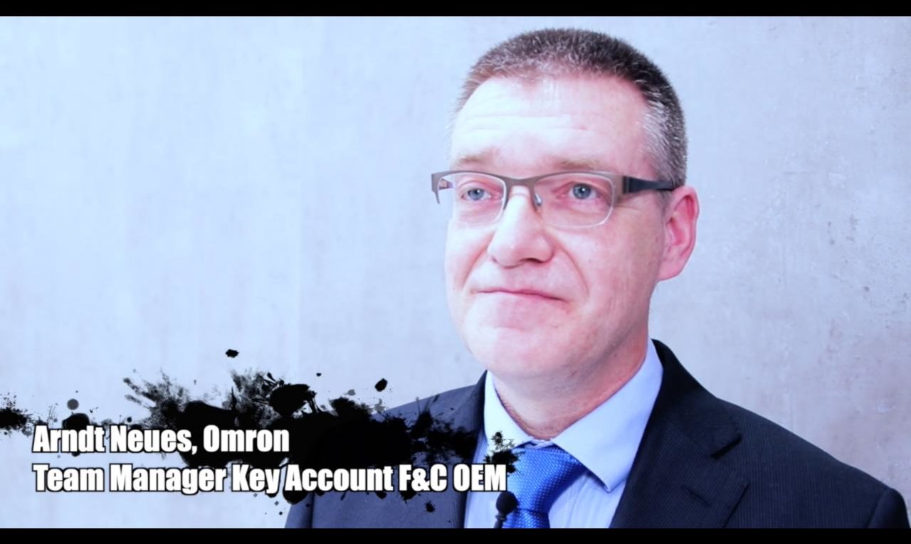 Arndt Neues (Omron) über Factory Harmony und Tischtennisroboter