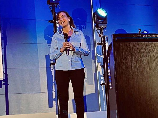 Desirée Wisniewski bei der Eröffnung des OVHcloud-Events Engage